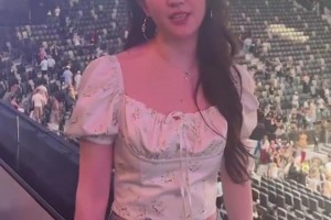 为啥看两场的NBA心情完全不一样？！霉霉反差全写在脸上太明显